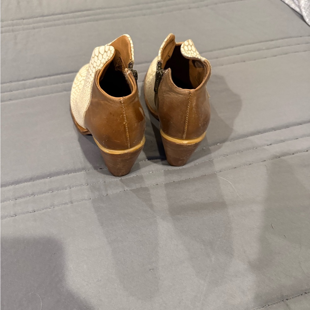 FREEBIRD by Steve Madden Detroit snake skin booties - Picture 2 of 7